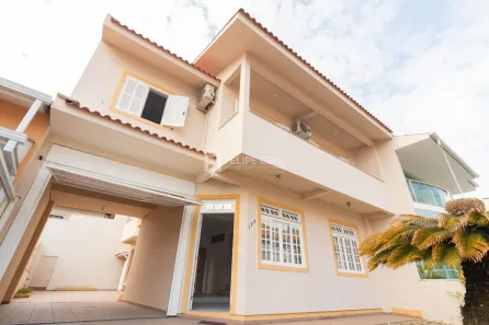 Casa com 5 Quartos à venda, 238m² no Balneário, Florianópolis