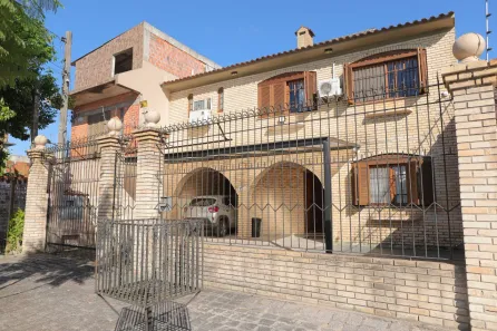 Imóvel Comercial com 3 Quartos à venda, 235m² no Areal, Pelotas