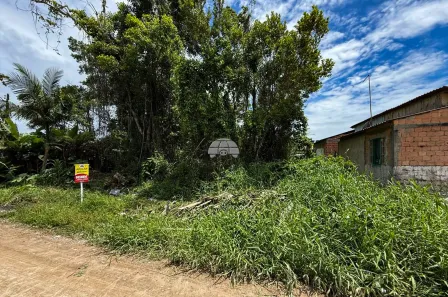 Lote/Terreno à venda, 360m² no Barra do Saí, Itapoá