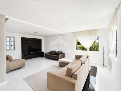 Casa com 5 Quartos para alugar, 300m² no Vila Nova, Porto Alegre