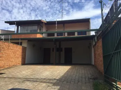 Casa com 4 Quartos para alugar, 308m² no Jardim Flamboyant, Campinas
