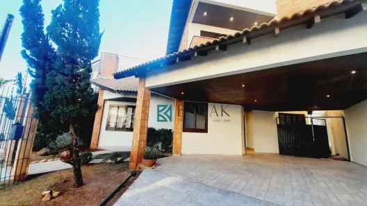 Sobrado com 4 Quartos à venda, 360m² no Zona 04, Maringá