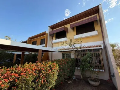 Sobrado com 3 Quartos à venda, 158m² no Jardim Califórnia, Cuiabá