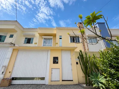 Casa com 3 Quartos à venda, 127m² no Praia dos Amores, Balneário Camboriú