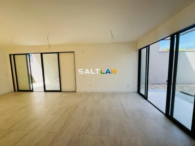Casa com 3 Quartos à venda, 148m² no Lagoa Redonda, Fortaleza