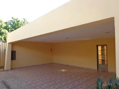 Casa com 4 Quartos para alugar, 800m² no Morada da Colina, Uberlândia