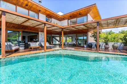 Casa de Condomínio com 4 Quartos à venda, 574m² no Rio Tavares, Florianópolis