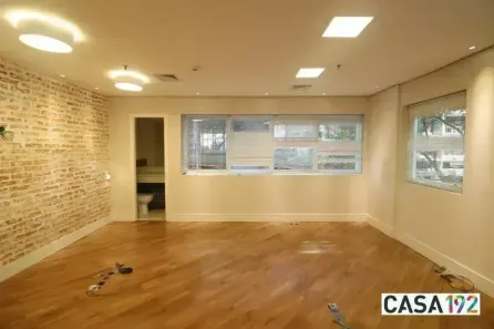 Sala Comercial à venda, 40m² no Vila Olímpia, São Paulo