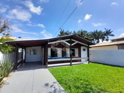 Casa com 2 Quartos para alugar, 80m² no Campeche, Florianópolis