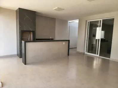 Casa com 4 Quartos à venda, 210m² no Cidade Jardim, Uberlândia