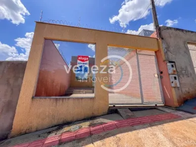 Casa com 2 Quartos para alugar, 94m² no Jardim Colúmbia D, Londrina