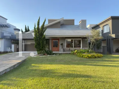 Casa de Condomínio com 4 Quartos à venda, 236m² no , Xangri-Lá