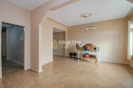 Casa com 3 Quartos para alugar, 240m² no Floresta, Porto Alegre