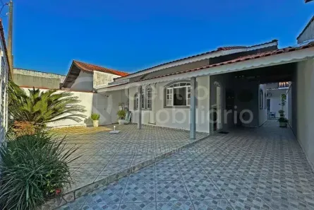 Casa com 2 Quartos à venda, 157m² no Jardim Peruibe, Peruíbe