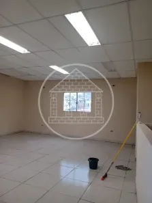 Galpão/Depósito/Armazém para alugar, 300m² no Jardim dos Álamos, São Paulo