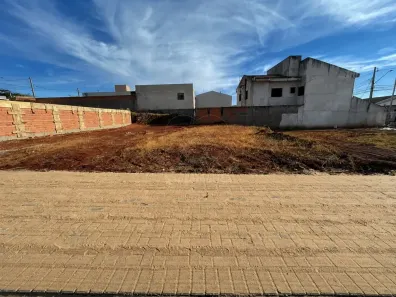Lote/Terreno à venda, 285m² no Jardim Montecatini, Londrina