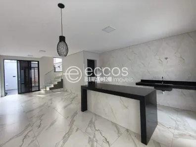 Casa com 2 Quartos para alugar, 180m² no Loteamento Portal do Vale II, Uberlândia