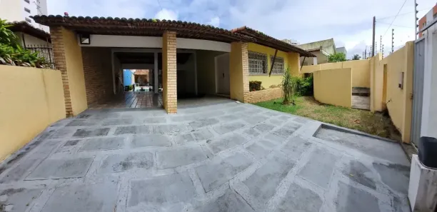 Casa com 3 Quartos à venda, 278m² no Lagoa Nova, Natal