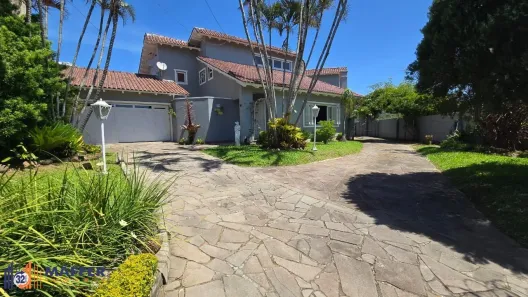 Casa com 3 Quartos à venda, 480m² no Espírito Santo, Porto Alegre