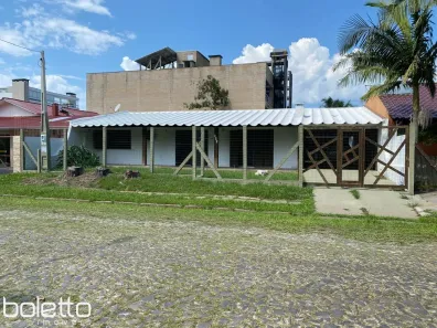 Casa com 3 Quartos para alugar, 180m² no Torres, Torres