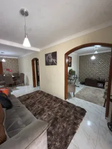 Casa com 3 Quartos à venda, 180m² no Vila Redenção, Goiânia