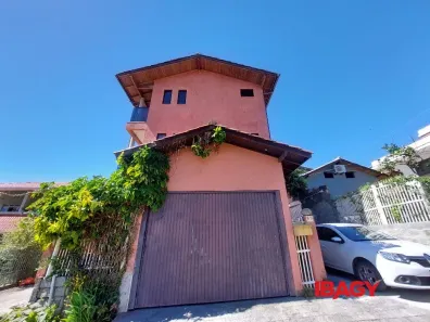 Casa com 3 Quartos para alugar, 12m² no Lagoa da Conceição, Florianópolis