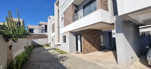 Sobrado com 3 Quartos à venda, 204m² no Boqueirão, Curitiba