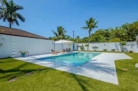 Casa com 4 Quartos para alugar, 200m² no Balneário Praia do Pernambuco, Guarujá
