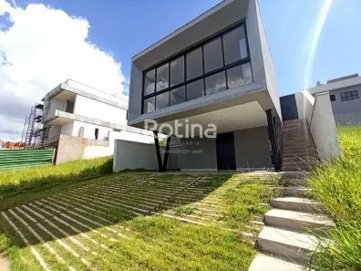 Casa de Condomínio com 3 Quartos para alugar, 182m² no Granja Marileusa, Uberlândia