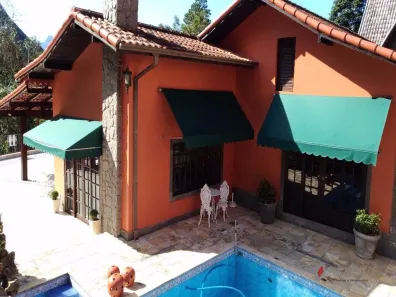 Casa com 3 Quartos à venda, 530m² no Retiro, Petrópolis