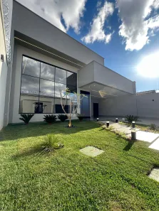 Casa com 3 Quartos à venda, 198m² no Setor Garavelo, Aparecida de Goiânia