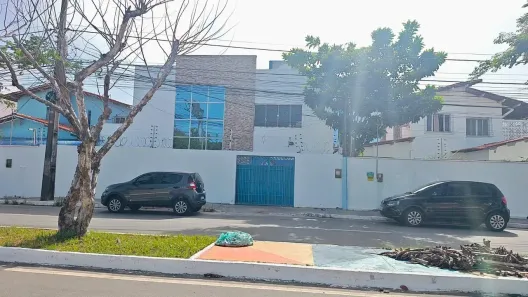com 9 Quartos para alugar, 410m² no Cohafuma, São Luís