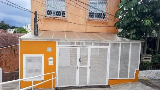 Casa com 3 Quartos à venda, 315m² no Medianeira, Porto Alegre
