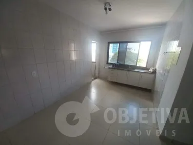 Apartamento com 3 Quartos para alugar, 76m² no Saraiva, Uberlândia