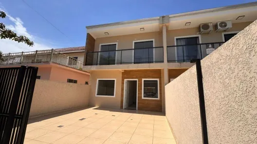 Sobrado com 4 Quartos à venda, 134m² no Barra do Saí, Itapoá