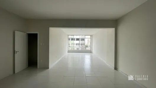 Apartamento com 3 Quartos para alugar, 165m² no Nazaré, Belém