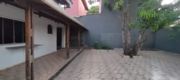 Casa com 4 Quartos à venda, 520m² no Santa Helena, Contagem