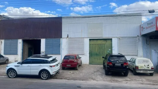 Galpão/Depósito/Armazém à venda, 300m² no Setor Industrial, Brasília
