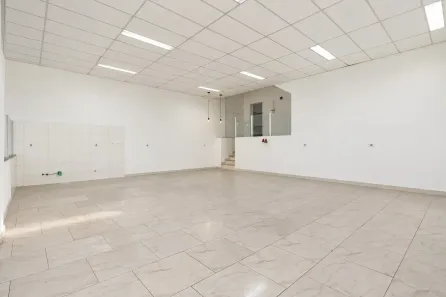 Ponto Comercial para alugar, 180m² no Vila Nivi, São Paulo