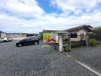 Casa com 3 Quartos à venda, 136m² no Iririú, Joinville