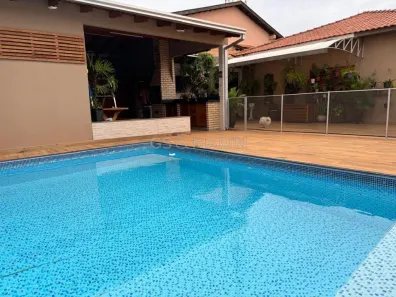 Casa com 4 Quartos à venda, 390m² no Jardim Shangri-la A, Londrina