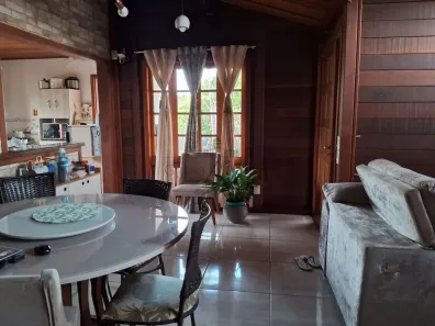 Fazenda/Sítio com 3 Quartos à venda, 185m² no Jardim Colônia, Jacareí