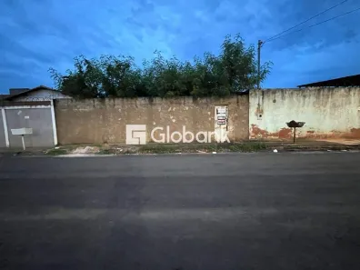Lote/Terreno à venda, 204m² no Planalto, Montes Claros