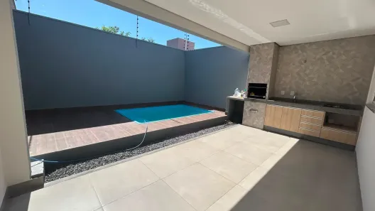 Casa com 3 Quartos para alugar, 134m² no Santa Cruz, Cuiabá