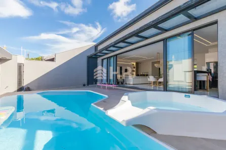 Casa com 5 Quartos à venda, 303m² no Sertaozinho, Matinhos
