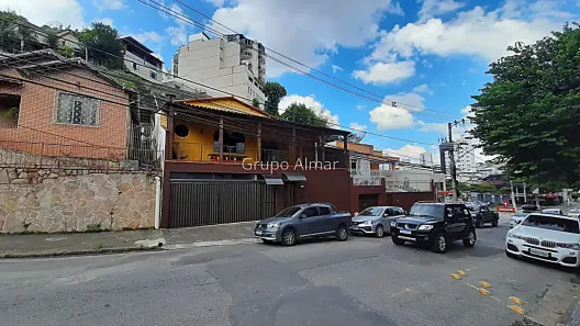 Casa com 3 Quartos à venda, 200m² no São Mateus, Juiz de Fora