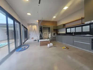 Casa de Condomínio com 4 Quartos para alugar, 225m² no Morada das Flores, Piratininga