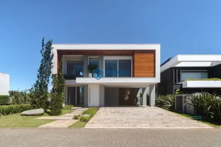 Casa de Condomínio com 3 Quartos à venda, 260m² no , Torres