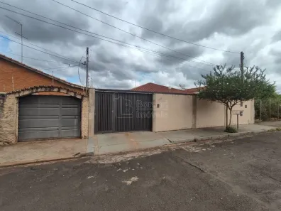 Casa com 4 Quartos à venda, 171m² no Parque Alvorada, Araraquara
