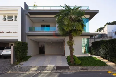 Casa de Condomínio com 4 Quartos à venda, 197m² no Santa Cândida, Curitiba
